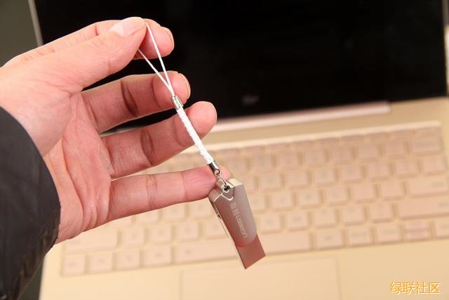 綠聯(lián)蘋果手機U盤測評