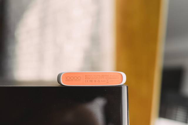 試用評測丨玩出手感的綠聯(lián)10000毫安鵝卵石充電寶