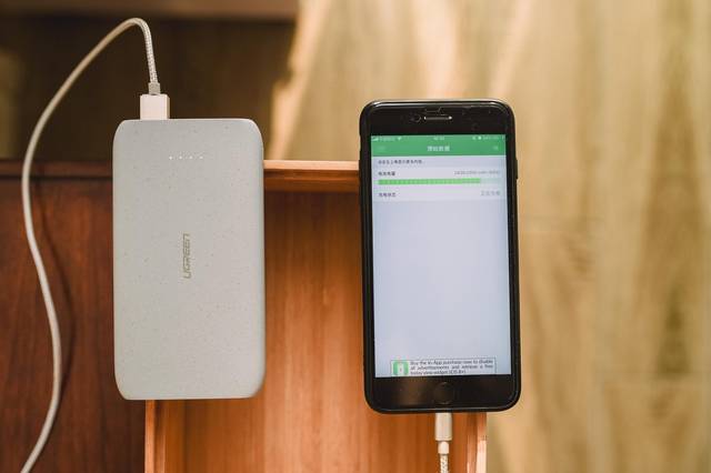 試用評測丨玩出手感的綠聯(lián)10000毫安鵝卵石充電寶