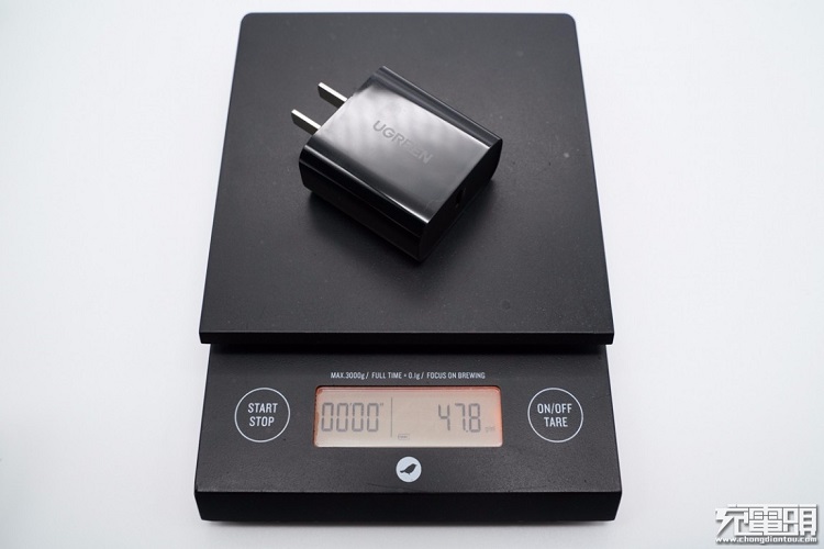 綠聯(lián)PD20W充電器開箱評測：開箱篇