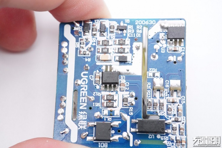 綠聯(lián)PD20W充電器開箱評測：拆解篇（下）