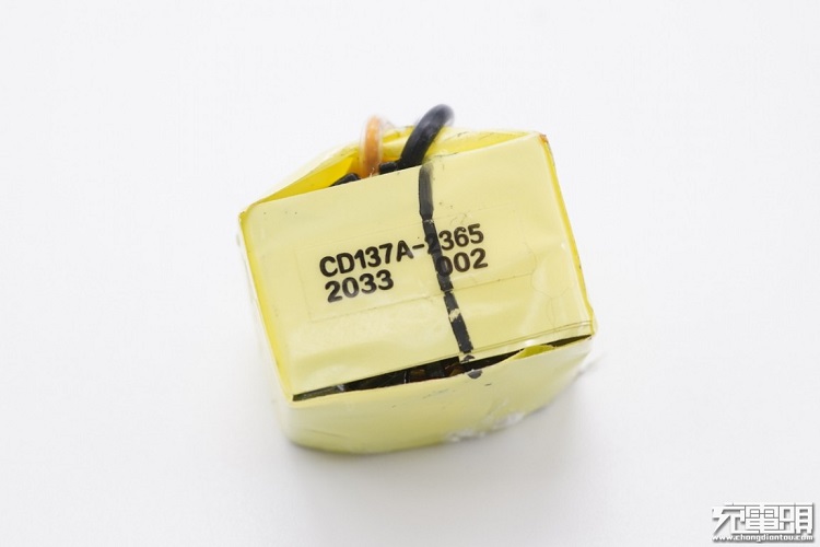 綠聯(lián)PD20W充電器開箱評測：拆解篇（下）