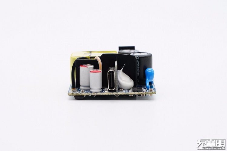 綠聯(lián)PD20W充電器開箱評測：拆解篇（下）