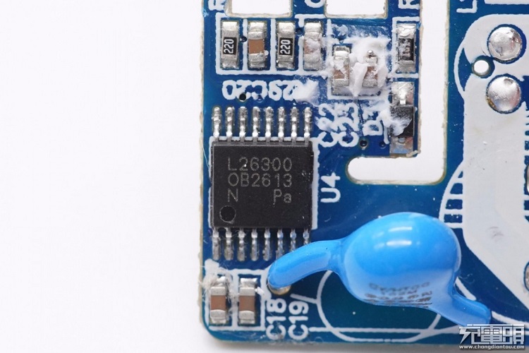 綠聯(lián)PD20W充電器開箱評測：拆解篇（下）