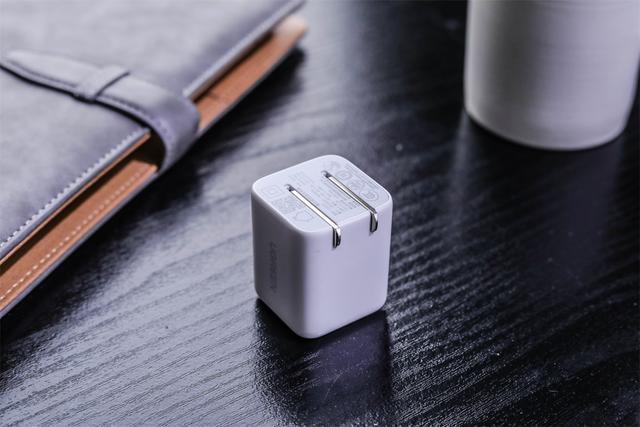 綠聯(lián)30W氮化鎵充電器評(píng)測(cè)：這或許是iPhone13Pro的最佳搭檔