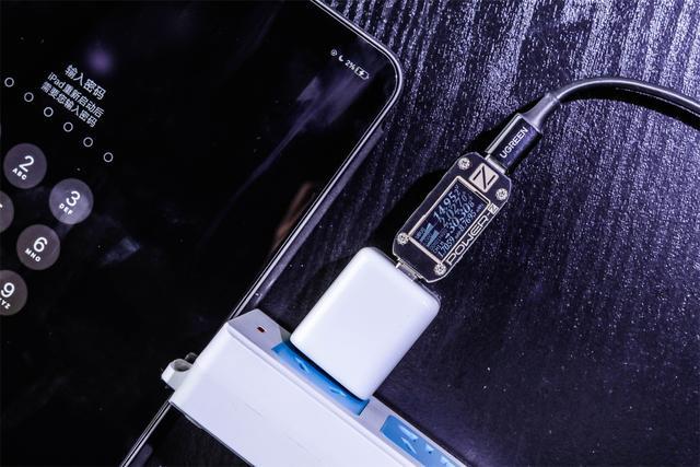 綠聯(lián)30W氮化鎵充電器評(píng)測(cè)：這或許是iPhone13Pro的最佳搭檔