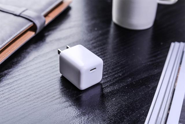 綠聯(lián)30W氮化鎵評(píng)測(cè)：目前iPhone 13Pro的最佳搭檔